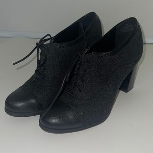 Chunky Nine West tie up booties